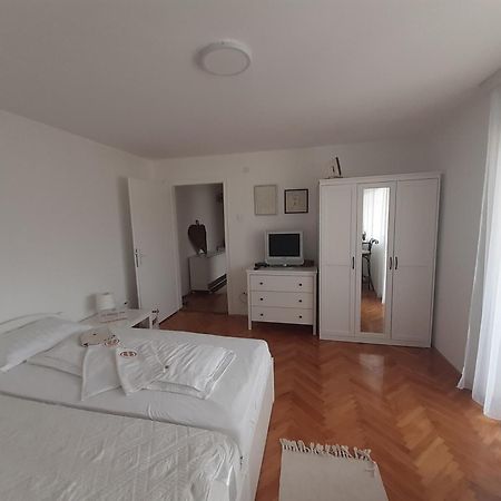 Centar Apartman - Gradski Trg Gornji Milanovac Exterior foto